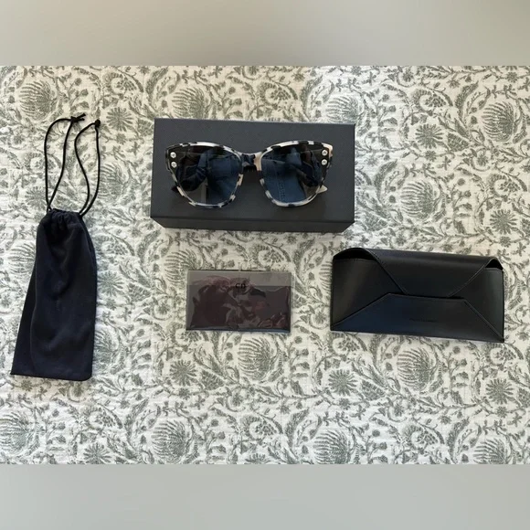 Dior Sunglasses - Picture 2 of 9